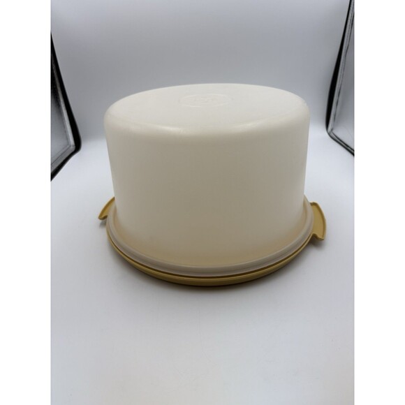 Vintage Tupperware Cake Carrier Harvest Gold Base &  Lid - Picture 1 of 5